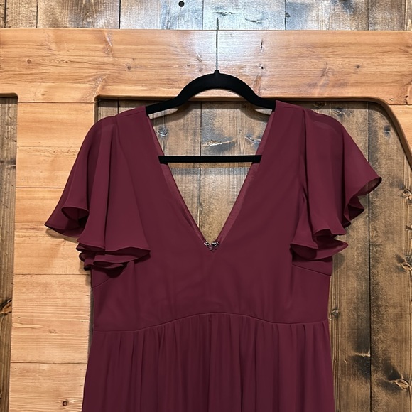 NWOT Birdy Grey Hannah Chiffon V-Neck Flutter Sleeve Dress in Cabernet - Picture 5 of 8